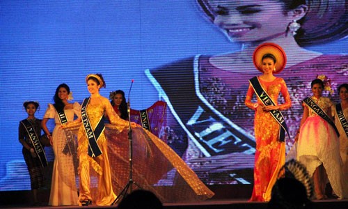 Dong Thanh Vy tung vuot mat Pham Huong tai Miss Asean 2013-Hinh-3